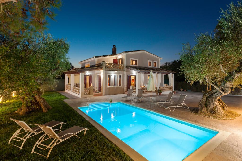 Evalexia Villa - Luxury Villa With Private Pool Near Laganas Perfect For Groups By Villa Mana Gers Kalamaki  Bagian luar foto