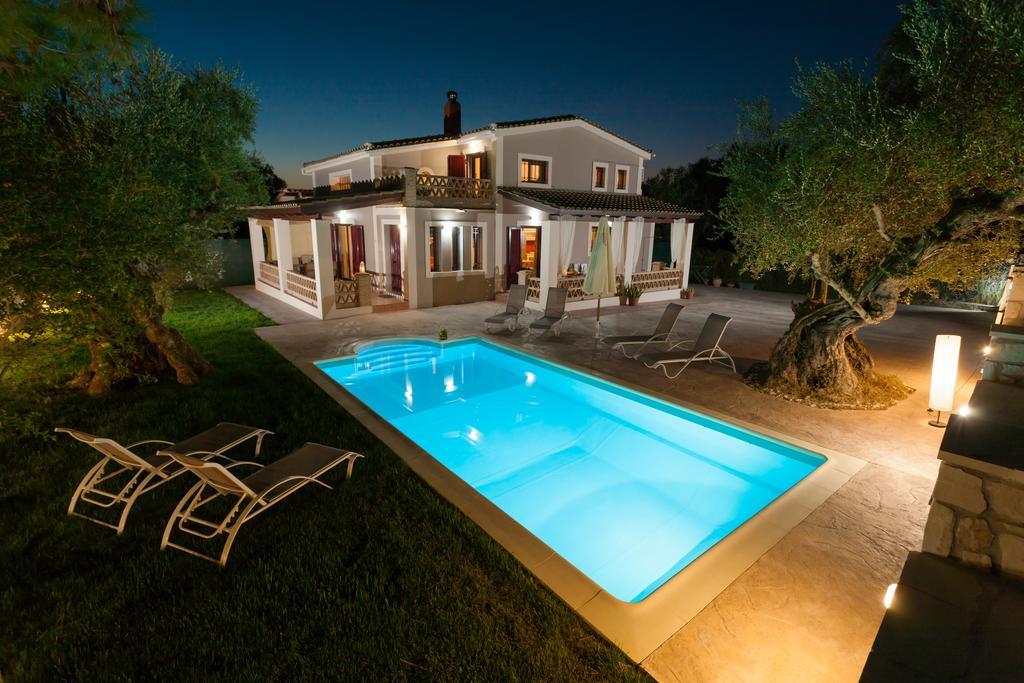 Evalexia Villa - Luxury Villa With Private Pool Near Laganas Perfect For Groups By Villa Mana Gers Kalamaki  Bagian luar foto