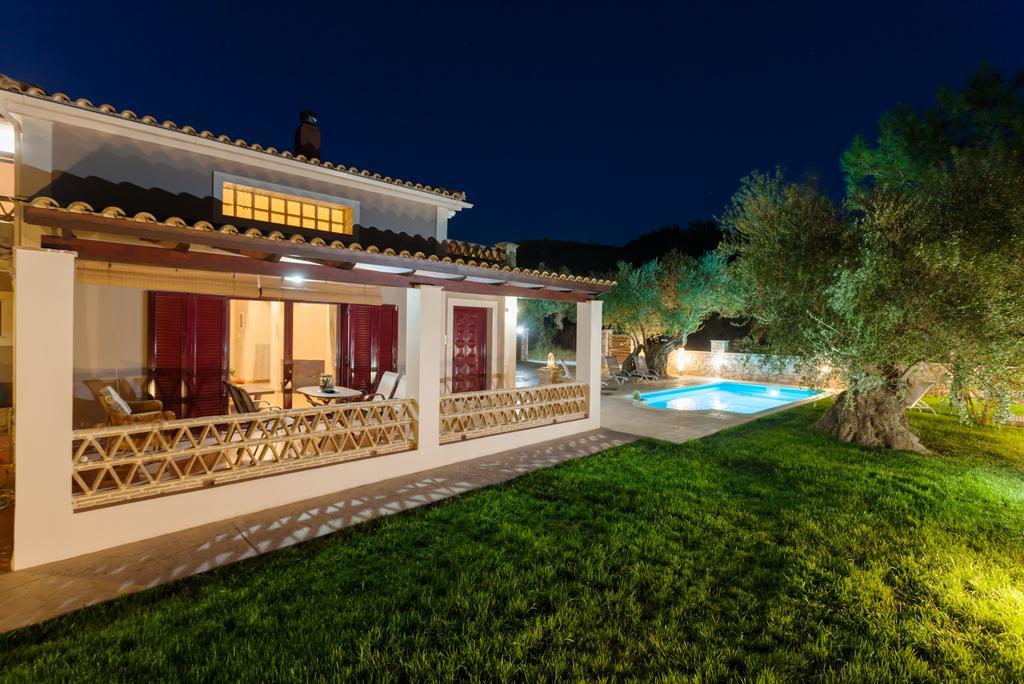 Evalexia Villa - Luxury Villa With Private Pool Near Laganas Perfect For Groups By Villa Mana Gers Kalamaki  Bagian luar foto