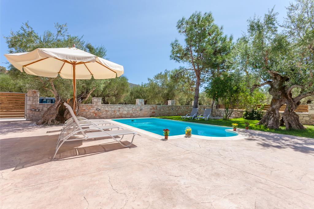 Evalexia Villa - Luxury Villa With Private Pool Near Laganas Perfect For Groups By Villa Mana Gers Kalamaki  Bagian luar foto