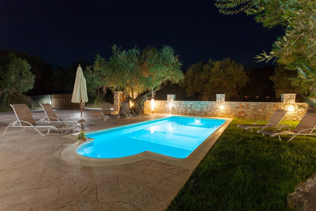 Evalexia Villa - Luxury Villa With Private Pool Near Laganas Perfect For Groups By Villa Mana Gers Kalamaki  Bagian luar foto